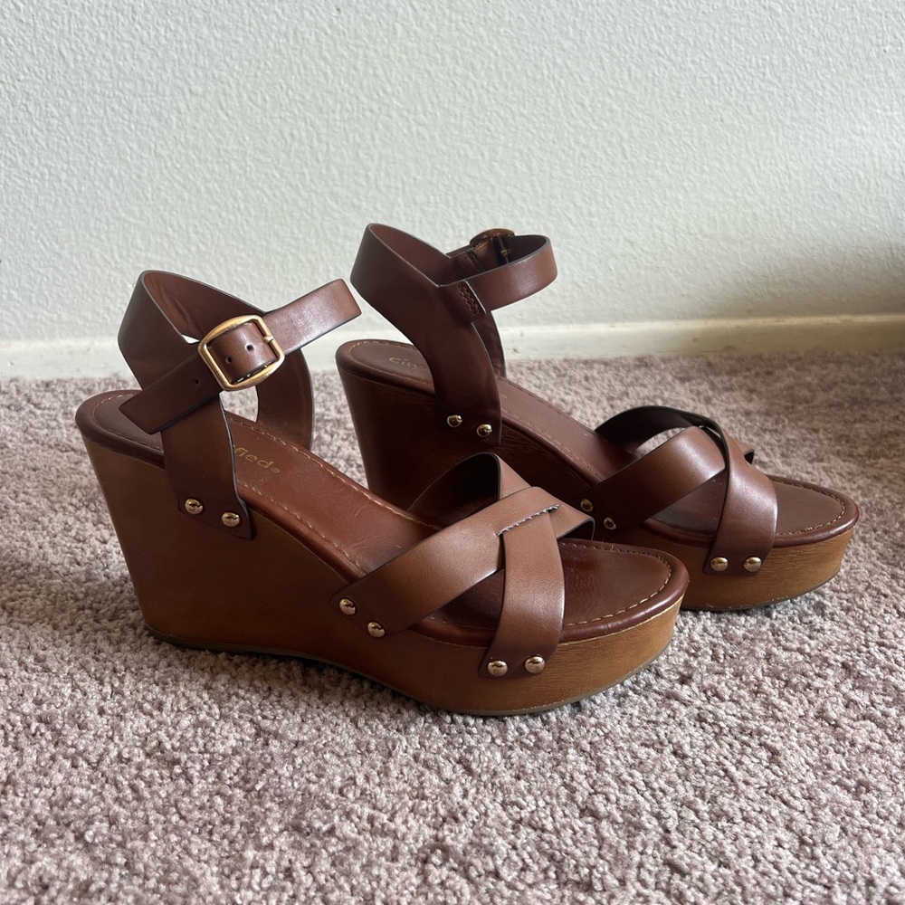 Cityclassified Brown Wooden Wedge Platform, Size 9